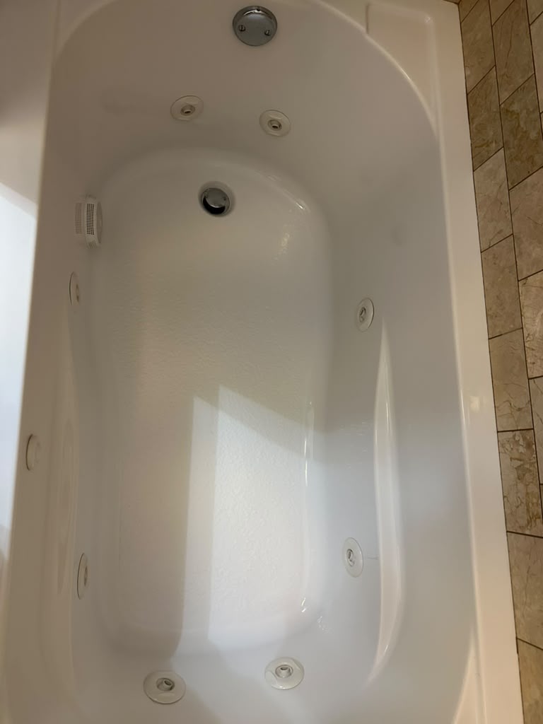 After: Jetted Tub Deep Clean by Nanda Souza Cleaning Services